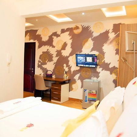 Residence Le Sommet - Chambre Versace Douala Exterior photo
